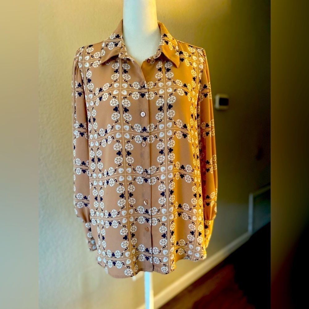 Ann Taylor Factory Button Front Blush, Cream and Navy Floral Blouse S EUC